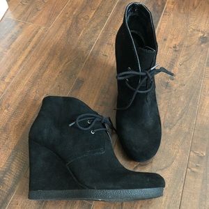 Nine West Wedged booties